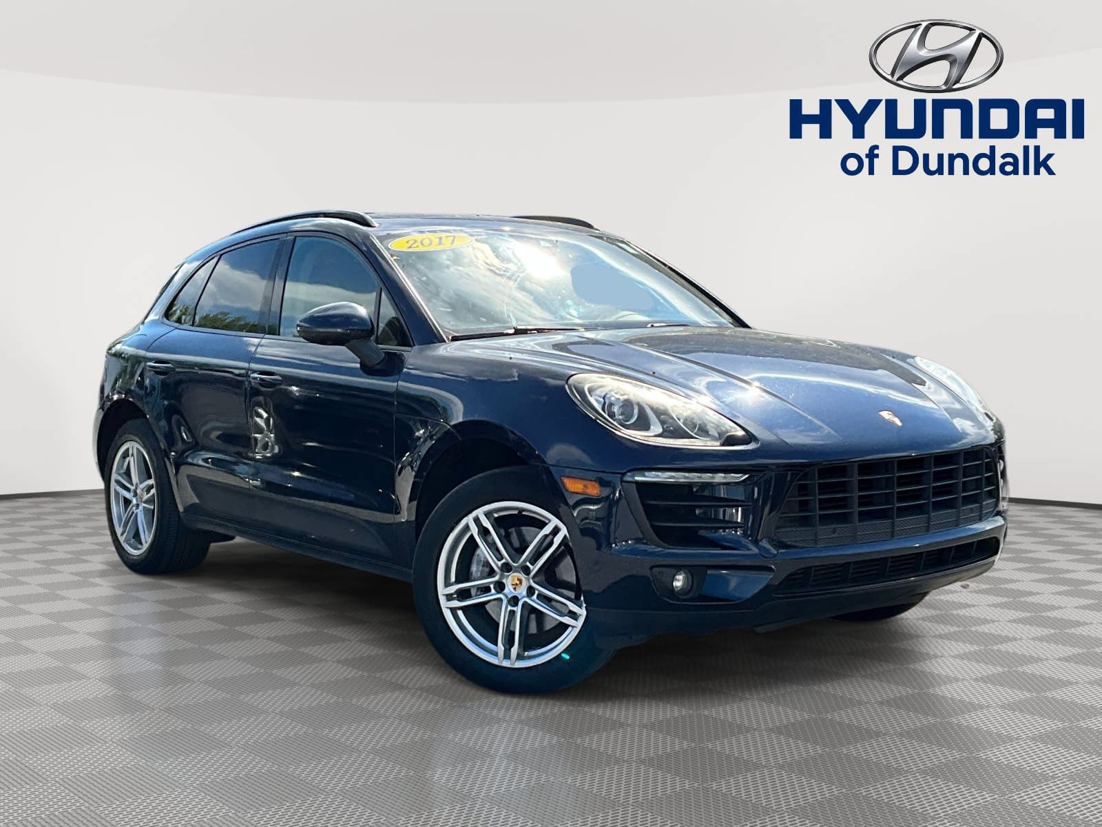 Used 2017 Porsche Macan AWD/4WD image 1