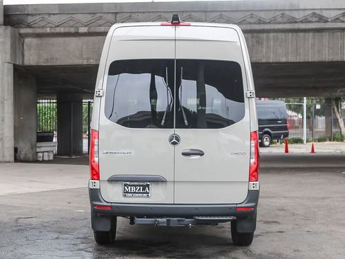 Used 2024 Mercedes-Benz Sprinter 2500 image 7