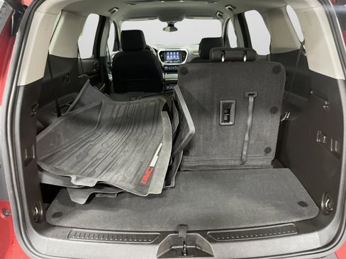 Used 2023 GMC Acadia SLE w/ Driver Convenience Package image 12