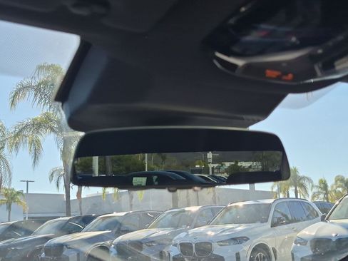 Used 2024 BMW i7 xDrive60 AWD/4WD image 27