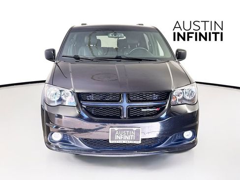 Used 2017 Dodge Grand Caravan GT image 2