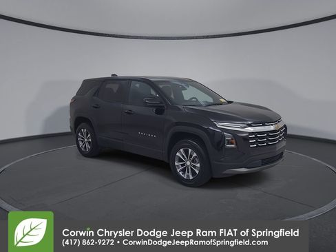 Used 2026 Chevrolet Equinox LT FWD image 3