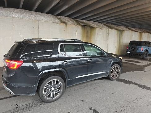 Used 2017 GMC Acadia Denali w/ Technology Package AWD/4WD image 3
