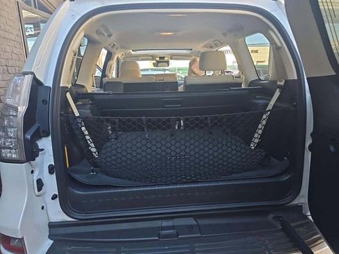 Used 2023 Lexus GX 460 Premium w/ Premium Package image 4