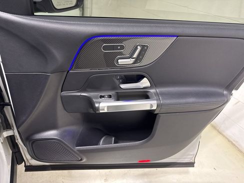 Used 2021 Mercedes-Benz GLB 35 AMG 4MATIC w/ Premium Package image 37