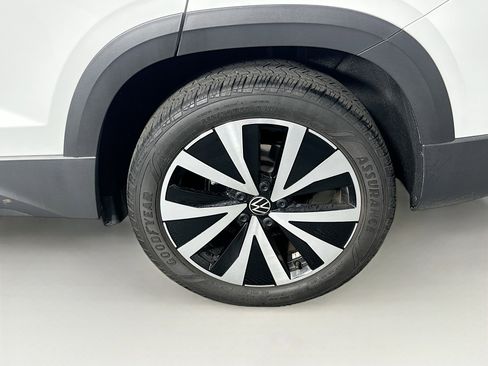 Used 2023 Volkswagen Taos SE FWD image 11