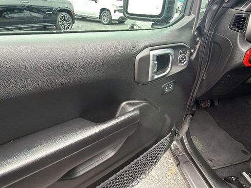 Used 2023 Jeep Wrangler Sport S image 12