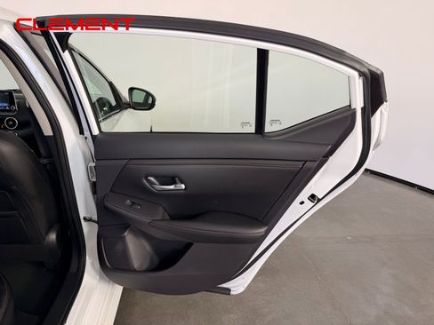 Used 2025 Nissan Sentra SR w/ SR Premium Package FWD image 28