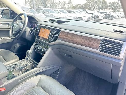 Used 2018 Volkswagen Atlas SEL Premium image 33