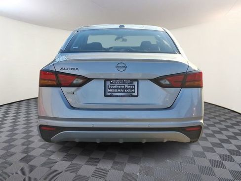 Certified 2025 Nissan Altima 2.5 SV image 6