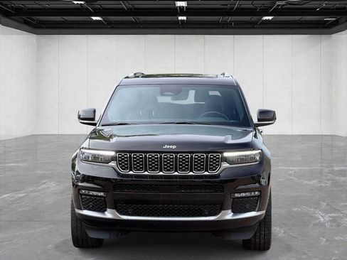 Used 2023 Jeep Grand Cherokee L Summit AWD/4WD image 2