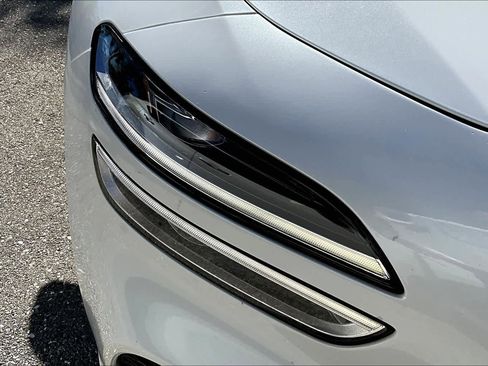 Used 2022 Genesis G70 2.0T image 27