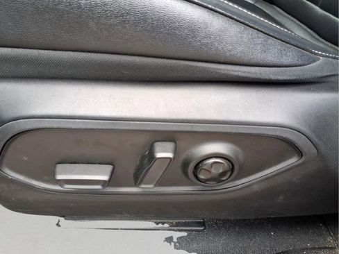 Used 2024 Jeep Grand Cherokee L Limited w/ Black Appearance Package AWD/4WD image 13