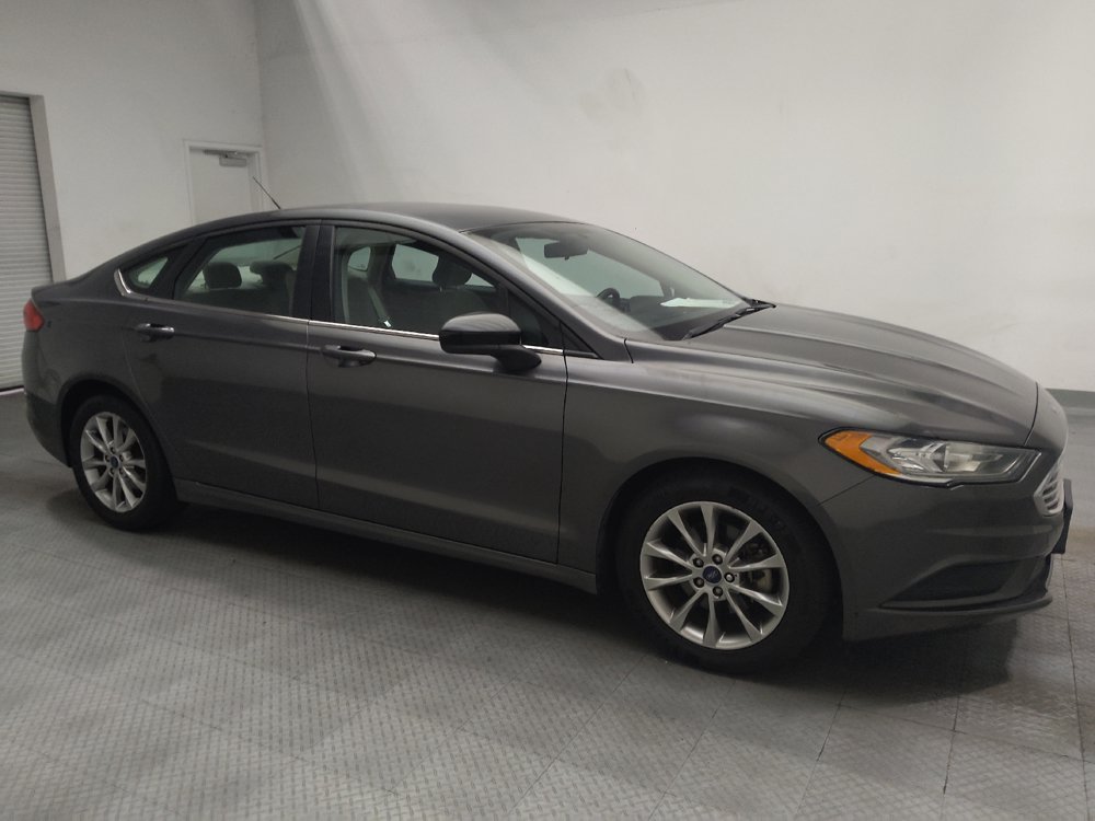 Used 2017 Ford Fusion SE w/ Fusion SE Technology Package FWD image 11