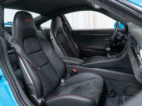 Used 2018 Porsche 911 GT3 RWD image 32