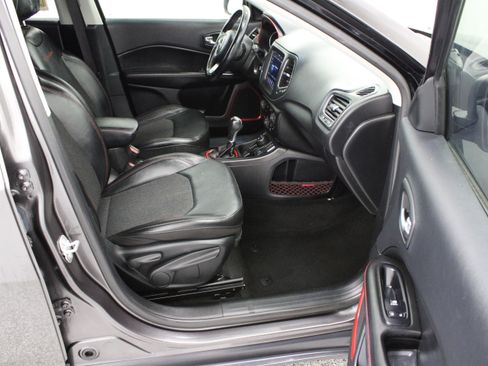 Used 2020 Jeep Compass Trailhawk AWD/4WD image 36