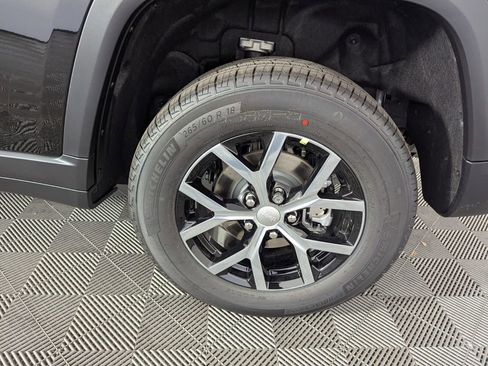 New 2025 Jeep Grand Cherokee Limited image 9