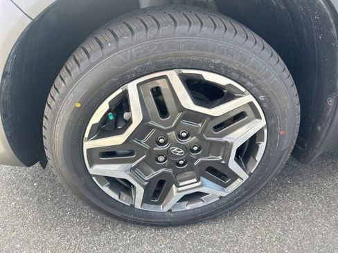 Used 2023 Hyundai Santa Fe SEL Premium image 8