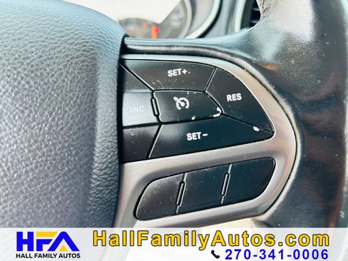 Used 2019 Jeep Cherokee Limited FWD image 22