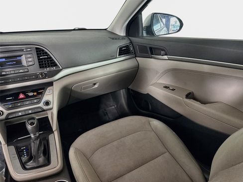 Used 2017 Hyundai Elantra SE FWD image 21