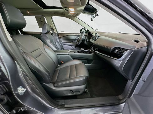 Used 2023 Nissan Rogue SL image 31