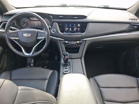 Used 2023 Cadillac XT6 Luxury FWD image 7