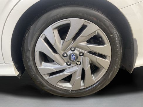 Used 2024 Subaru Ascent Premium w/ Convenience Package image 9