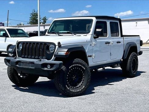 Used 2020 Jeep Gladiator Sport w/ Quick Order Package 24S AWD/4WD image 2