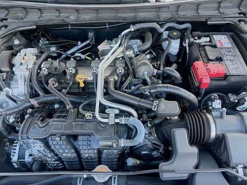 Used 2025 Nissan Altima 2.5 SV FWD image 29