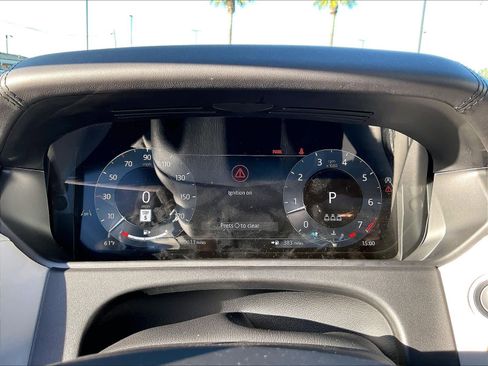 New 2026 Land Rover Range Rover Velar Dynamic SE image 19