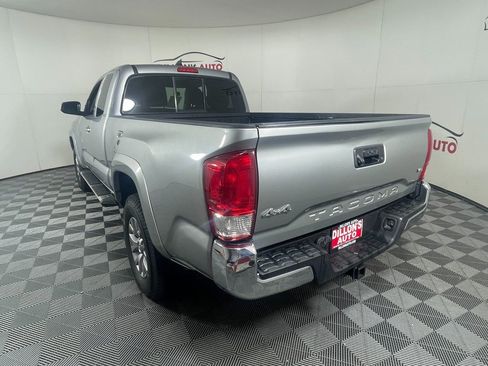 Used 2017 Toyota Tacoma SR5 image 4