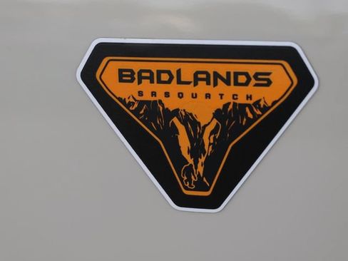Used 2025 Ford Bronco Badlands AWD/4WD image 9