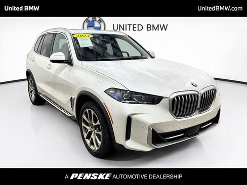 Used 2024 BMW X5 xDrive40i w/ Premium Package AWD/4WD image 3