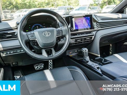 Used 2025 Toyota Camry SE image 27