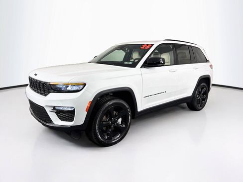 Used 2023 Jeep Grand Cherokee Limited w/ Luxury Tech Group II AWD/4WD image 7