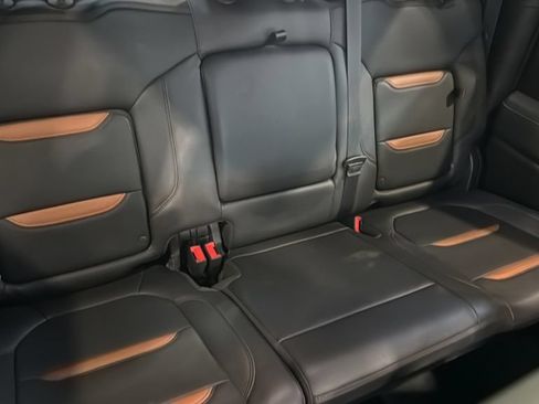 Used 2022 GMC Sierra 1500 AT4 w/ AT4 Premium Package AWD/4WD image 10