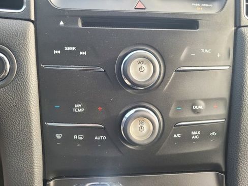 Used 2016 Ford Taurus Limited image 22