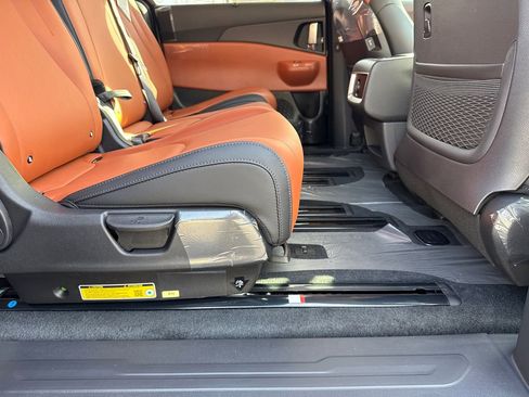 New 2026 Kia Carnival EX image 15