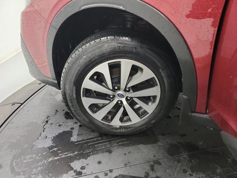 Used 2020 Subaru Outback Premium image 29