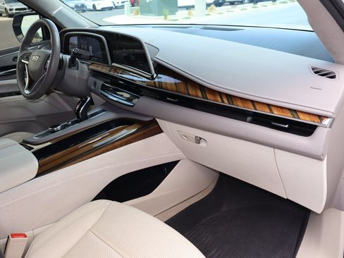 Used 2022 Cadillac Escalade Sport Platinum AWD/4WD image 35