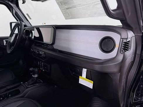 New 2025 Jeep Wrangler Unlimited Sport image 29