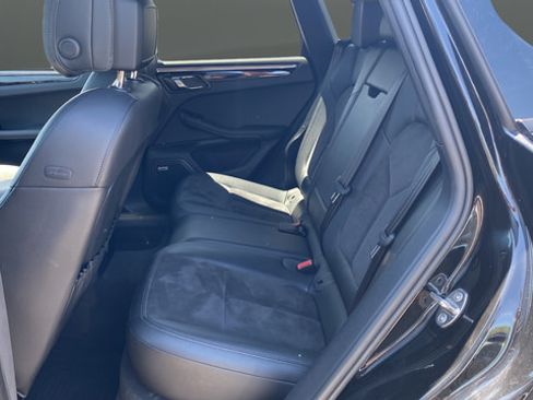 Used 2021 Porsche Macan AWD/4WD image 24