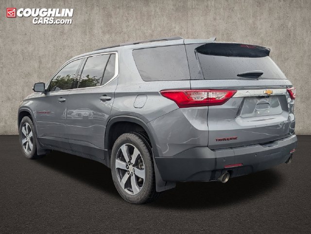 Used 2021 Chevrolet Traverse LT w/ LT Premium Package AWD/4WD image 5