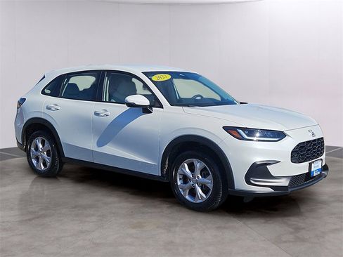 Certified 2023 Honda HR-V LX image 3