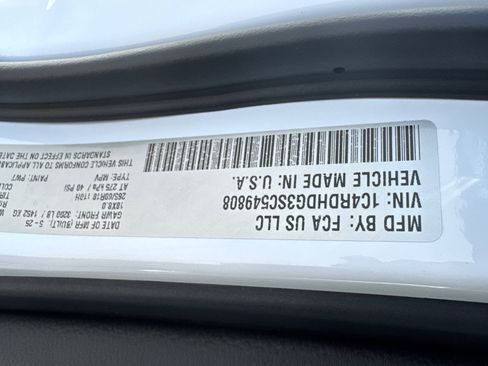 Used 2025 Dodge Durango GT RWD image 36
