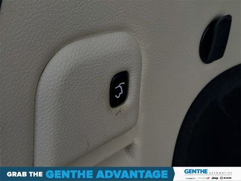 Used 2014 Jeep Grand Cherokee Limited w/ Trailer Tow Group IV image 28