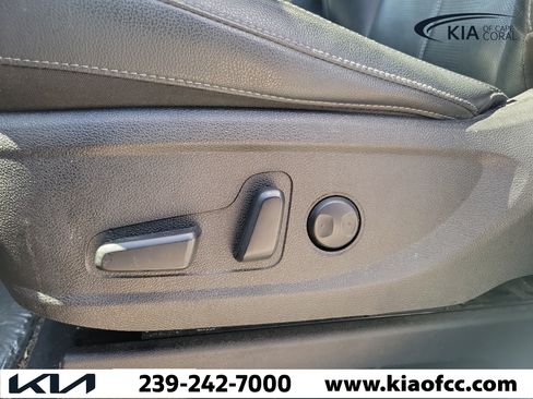 Used 2024 Kia Telluride EX w/ EX Captain's Chair Package AWD/4WD image 24