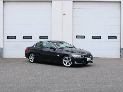 Used 2011 BMW 335i Convertible image 2