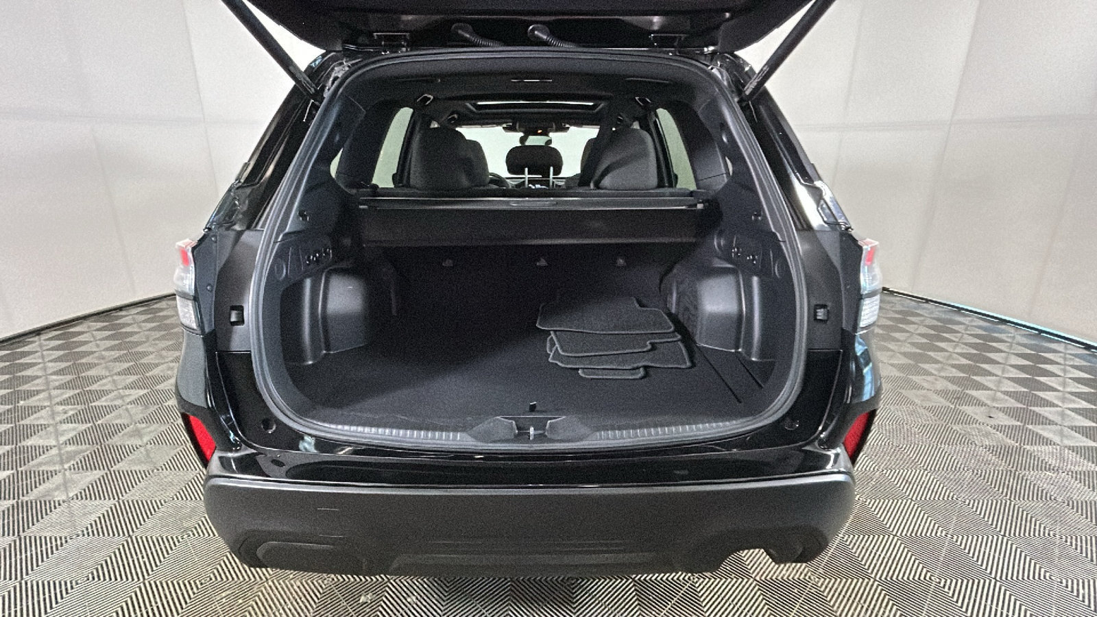 Used 2025 Subaru Forester Premium AWD/4WD image 33