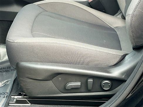 Used 2025 Subaru Crosstrek 2.0i Premium image 18